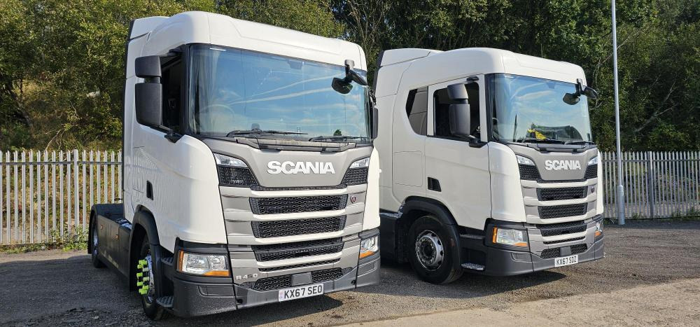 Tractor unit Scania R450: picture 8