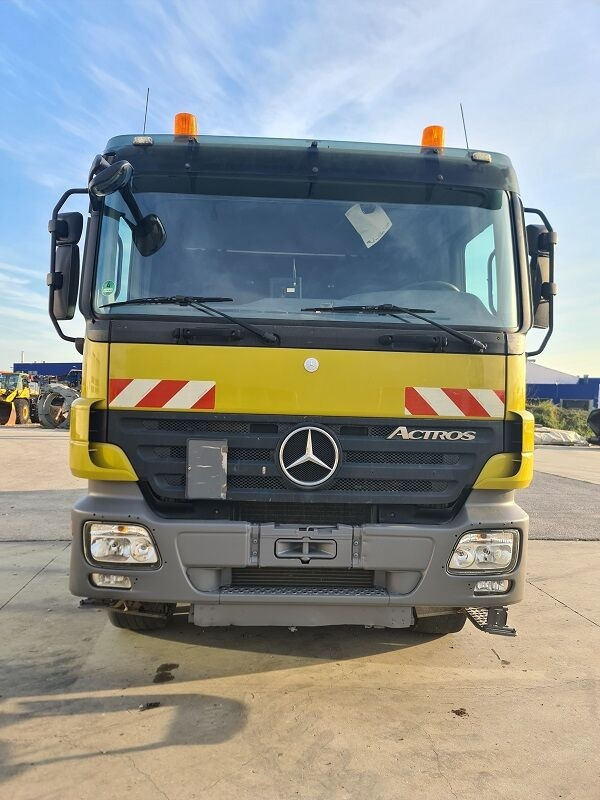 Hook lift truck Mercedes-Benz DB2646: picture 7