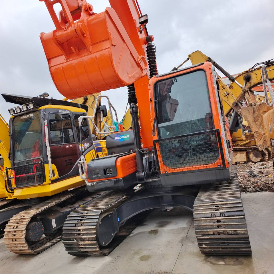 Crawler excavator Doosan DX 150 LC: picture 8