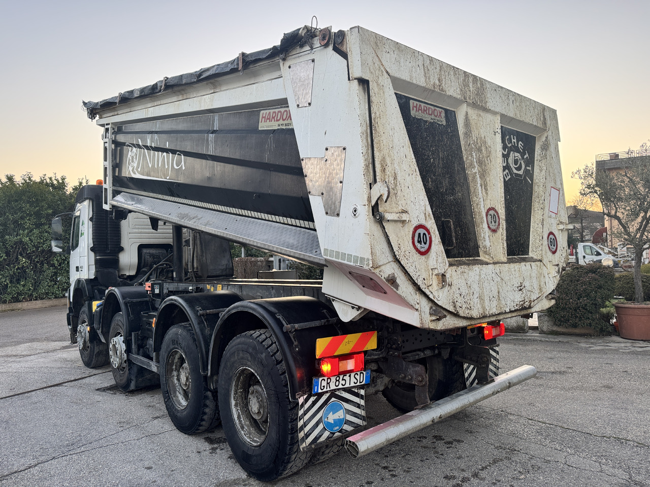 Tipper VOLVO FMX 460: picture 16