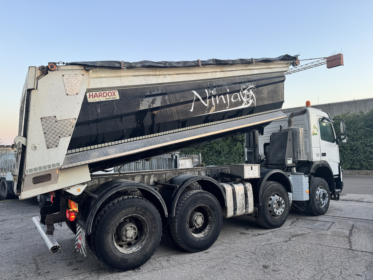 Tipper VOLVO FMX 460: picture 11