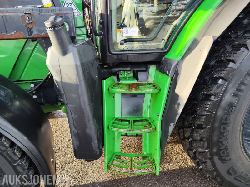 Farm tractor 2016 John Deere 6125R Traktor med lasteapparat: picture 41