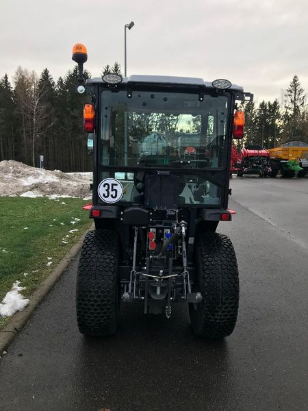 New Compact tractor Massey Ferguson MF 1735 M HC: picture 7