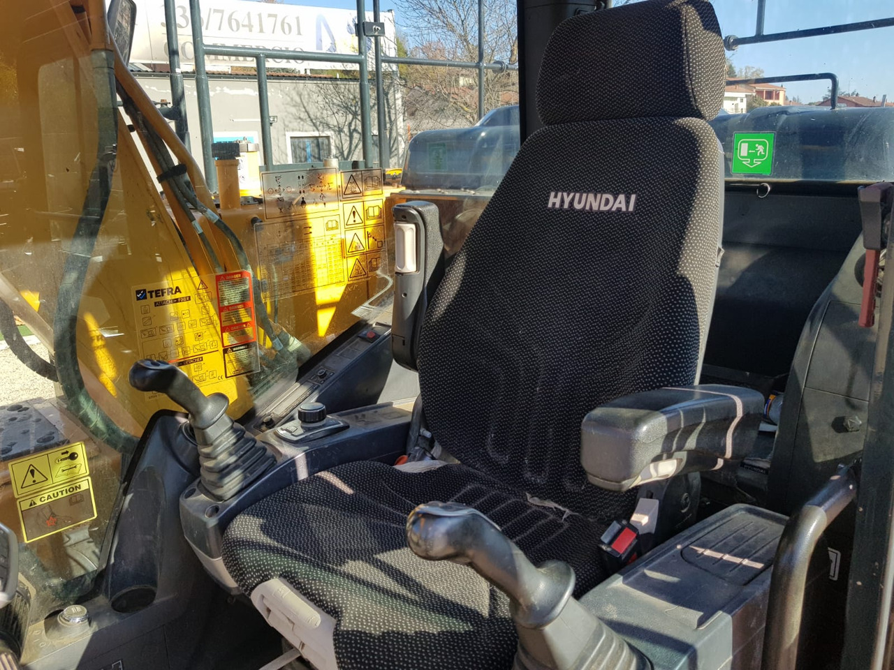 Crawler excavator HYUNDAI HX 140 L: picture 24