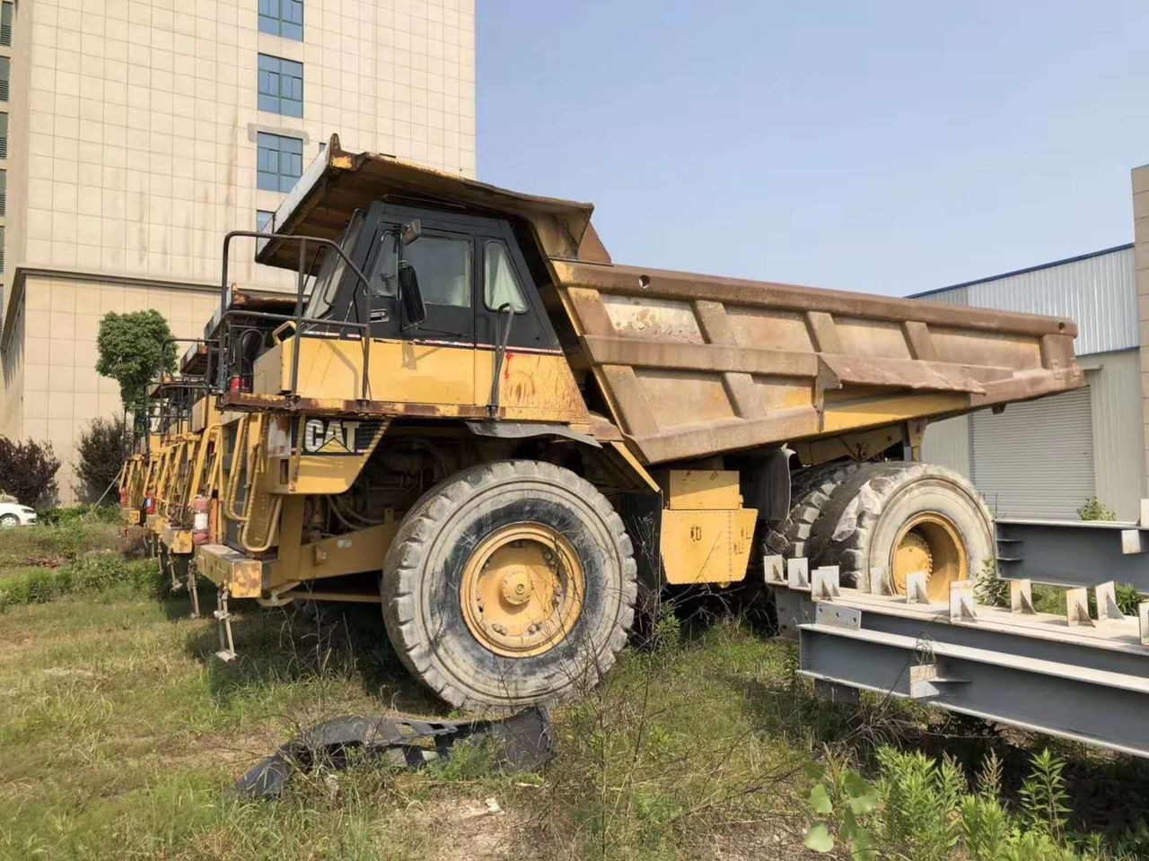 Rigid dumper/ Rock truck Caterpillar 773D: picture 6