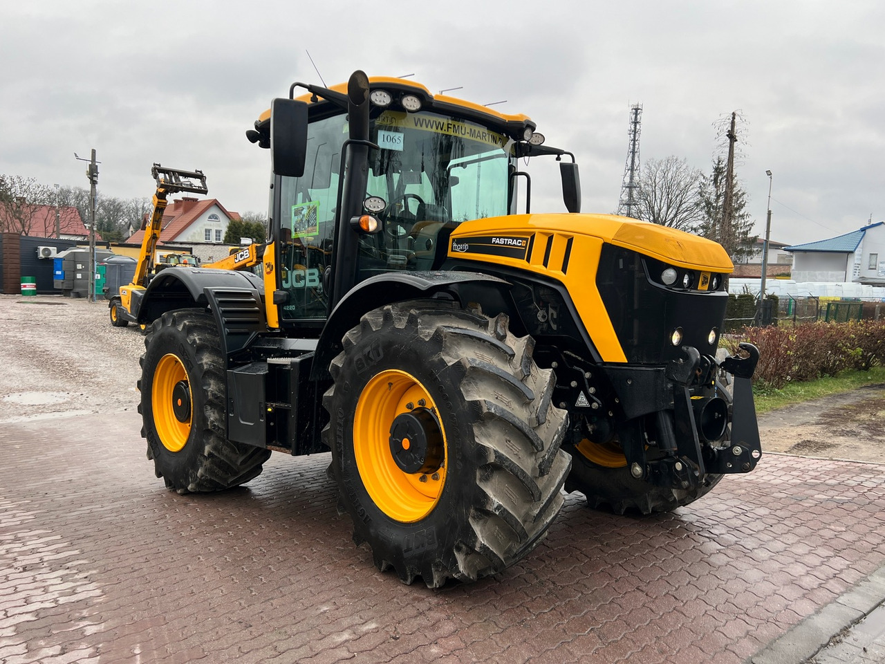 Farm tractor JCB Fastrac 4220: picture 7