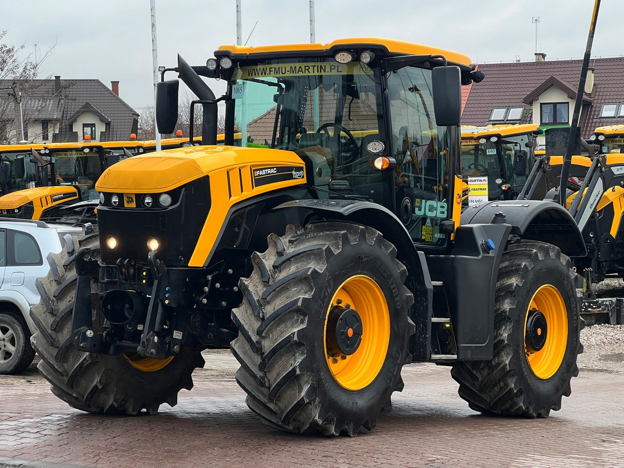 Farm tractor JCB Fastrac 4220: picture 9