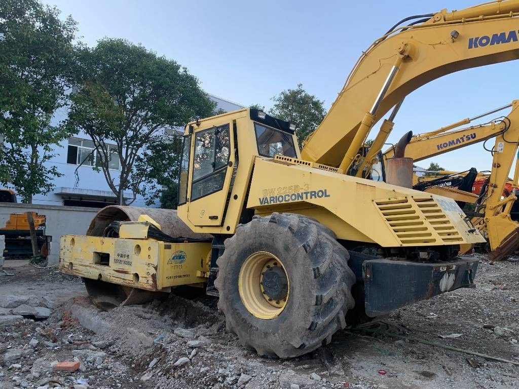 Road roller Bomag BW 225 D-3: picture 9