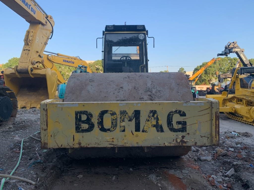 Road roller Bomag BW 225 D-3: picture 14