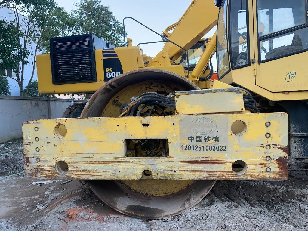 Road roller Bomag BW 225 D-3: picture 30