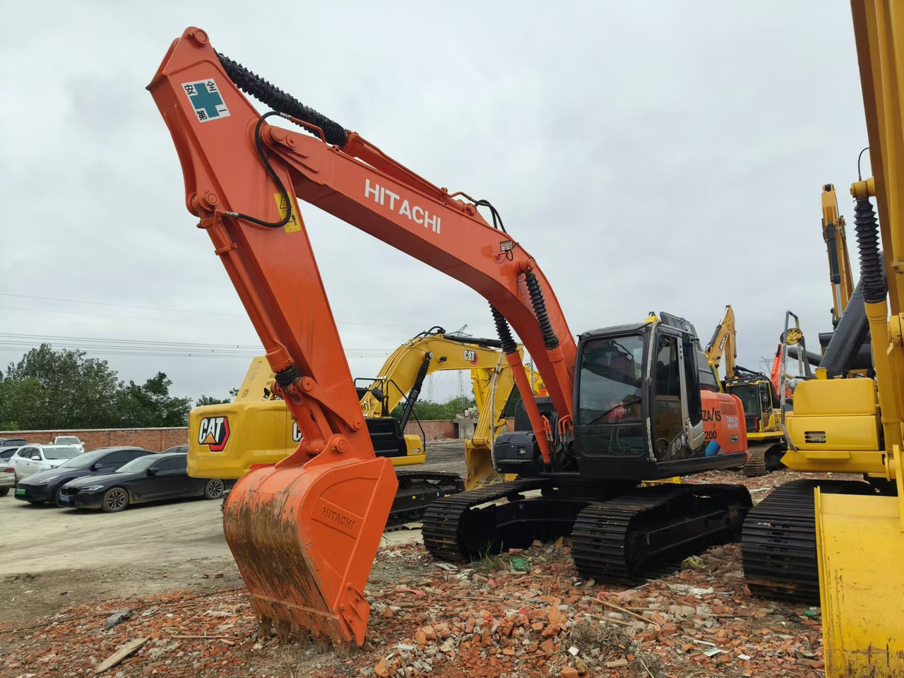 Crawler excavator HITACHI ZX200: picture 7