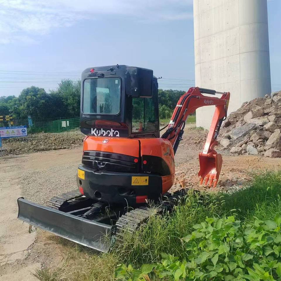 Mini excavator KUBOTA U35: picture 6