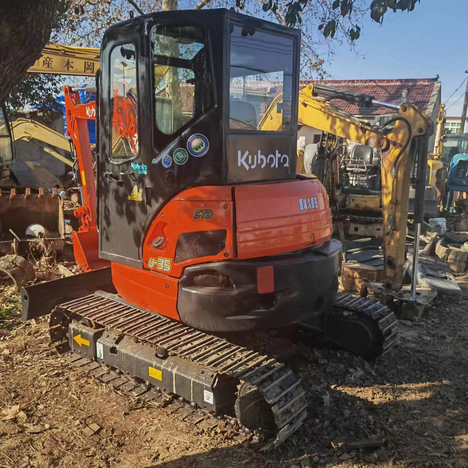 Mini excavator KUBOTA U35: picture 16