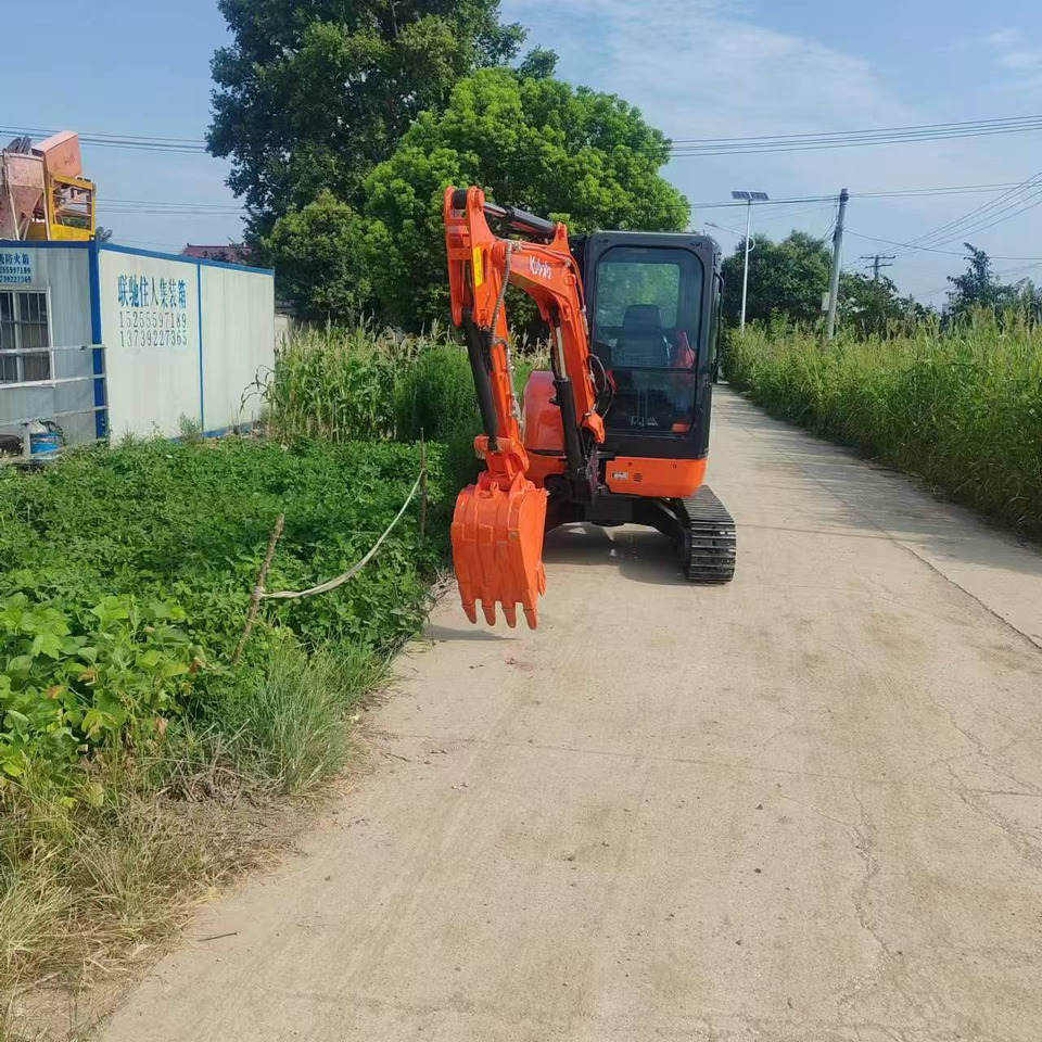 Mini excavator KUBOTA U35: picture 7