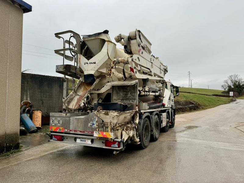 Concrete pump truck MAN TGS 35.420: picture 8