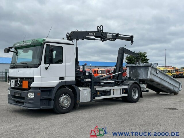 Hook lift truck, Crane truck Mercedes-Benz 1841L Abroller + Kran + FB 7.6m=1.2 t.: picture 9