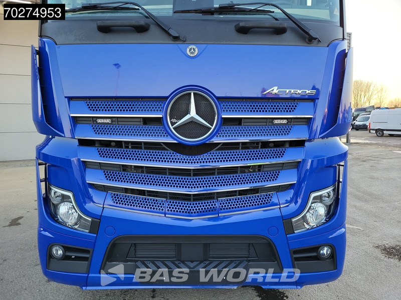 Tractor unit Mercedes-Benz Actros 2145 4X2 GigaSpace 2x Tanks MirrorCam Navi: picture 16