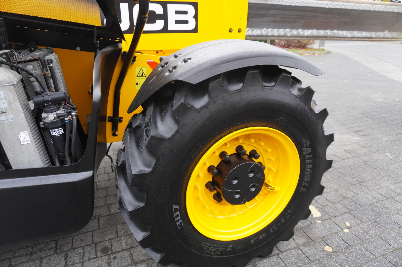 Wheel loader JCB 560-80 / 6 ton lifting capacity / power 146 HP: picture 27