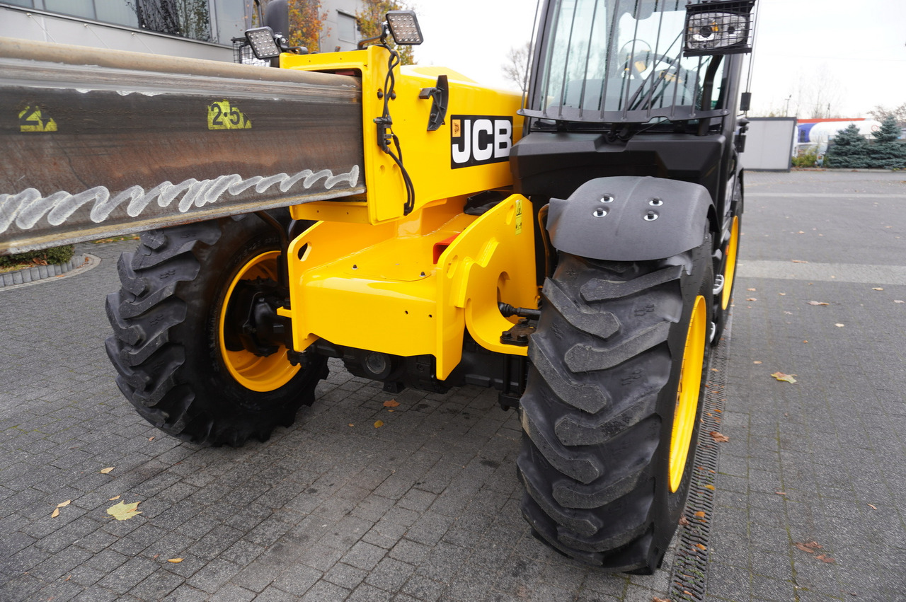 Wheel loader JCB 560-80 / 6 ton lifting capacity / power 146 HP: picture 32