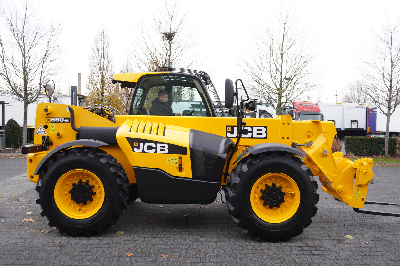 Wheel loader JCB 560-80 / 6 ton lifting capacity / power 146 HP: picture 15