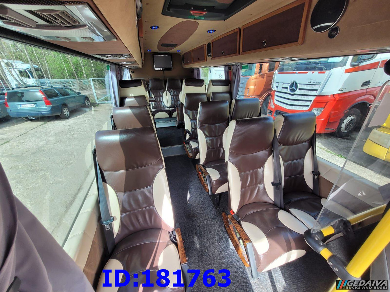 Coach MERCEDES-BENZ Sprinter 518 - VIP - 17 Seater: picture 17