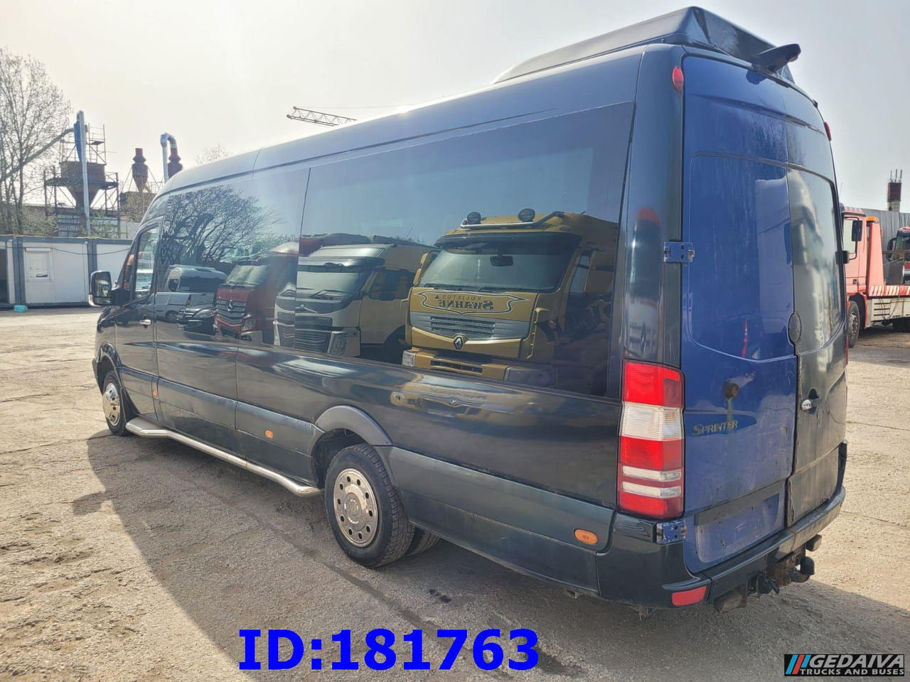 Coach MERCEDES-BENZ Sprinter 518 - VIP - 17 Seater: picture 7