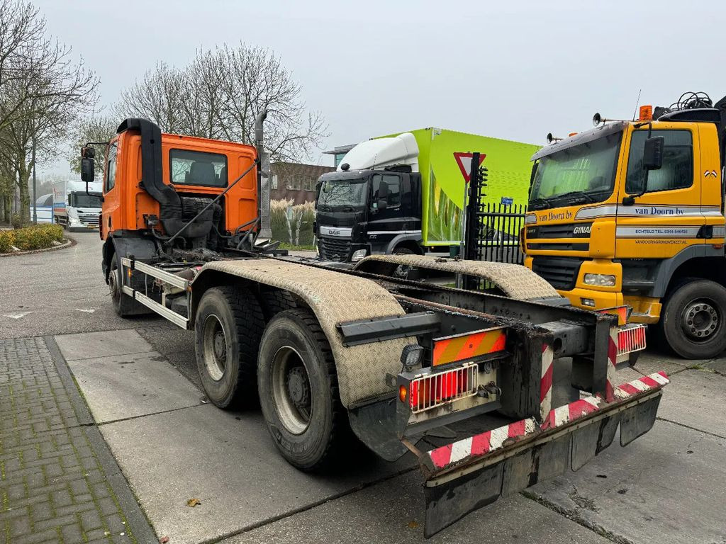 Cab chassis truck DAF CF 75.310 6X4 MANUAL GEAR EURO 3 FULL STEEL: picture 6