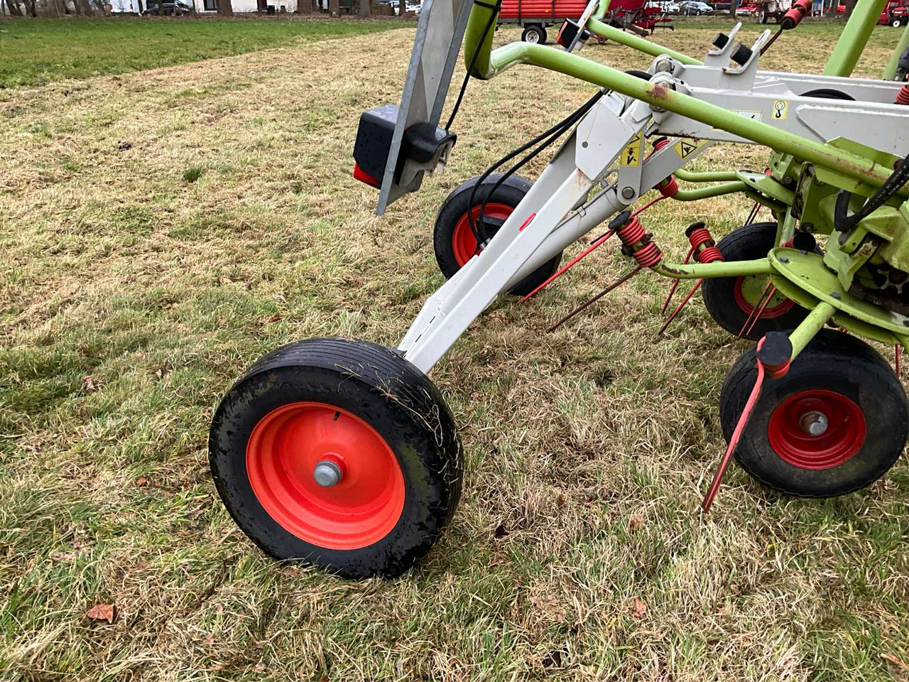 Hay and forage equipment Claas VOLTO 870T: picture 18