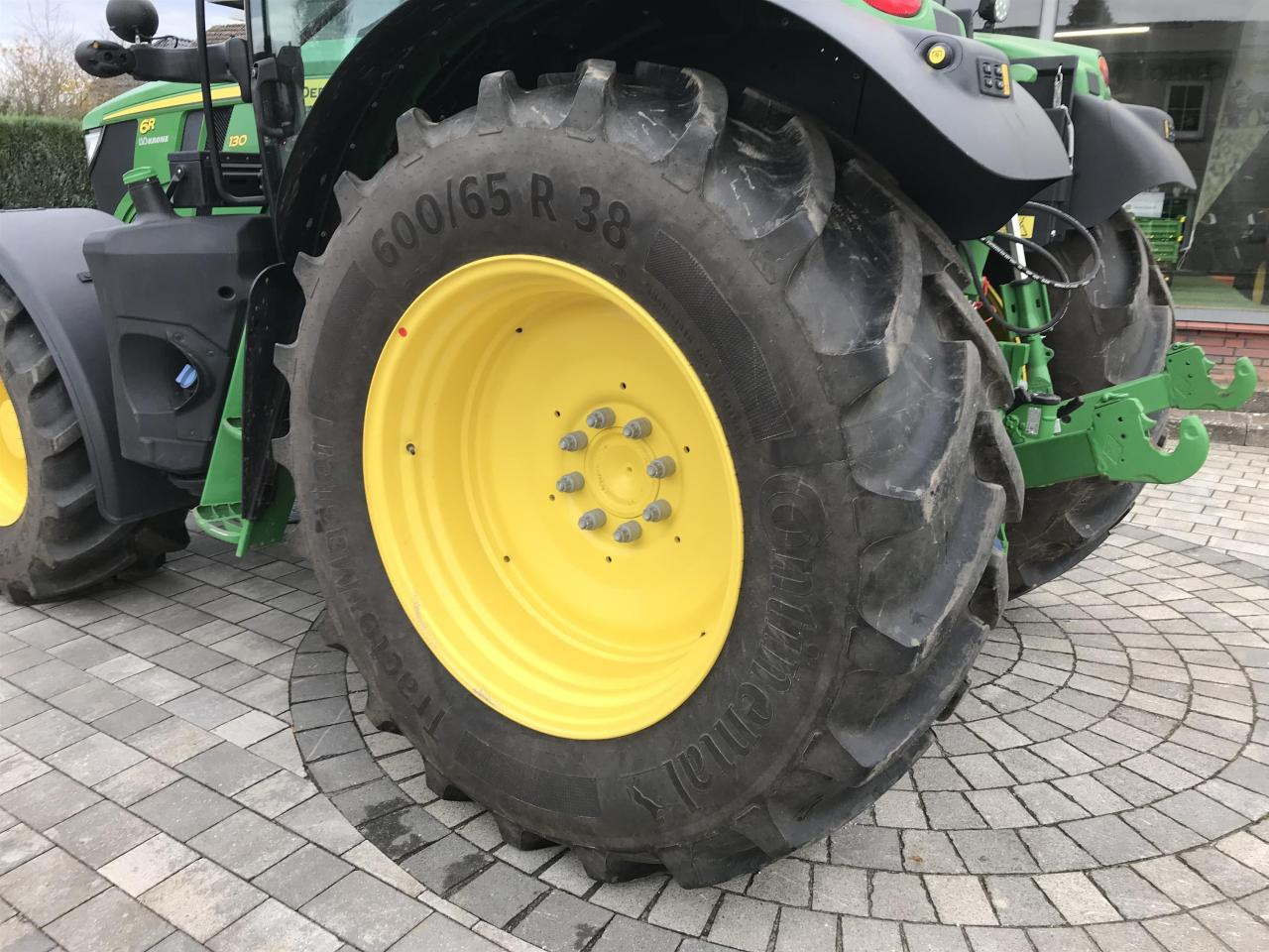 Farm tractor John Deere 6R 130: picture 7