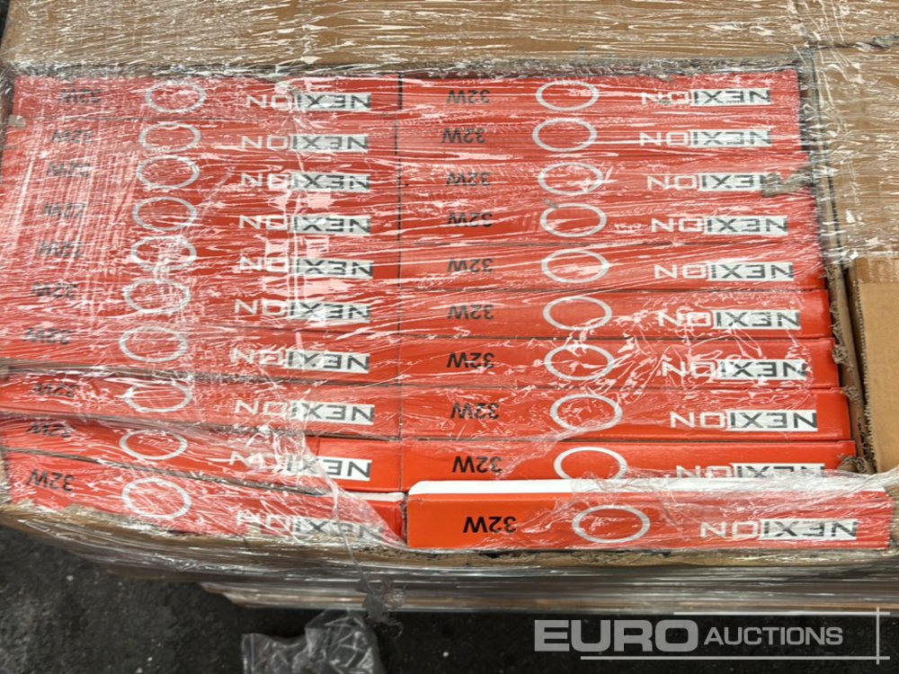 Construction equipment Unused Nexion Pallet of 32W Circular Fluorescent Lamps (160 of): picture 7