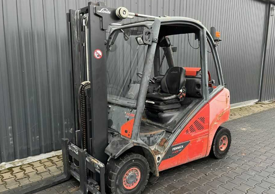 LPG forklift Linde H25T-02: picture 7