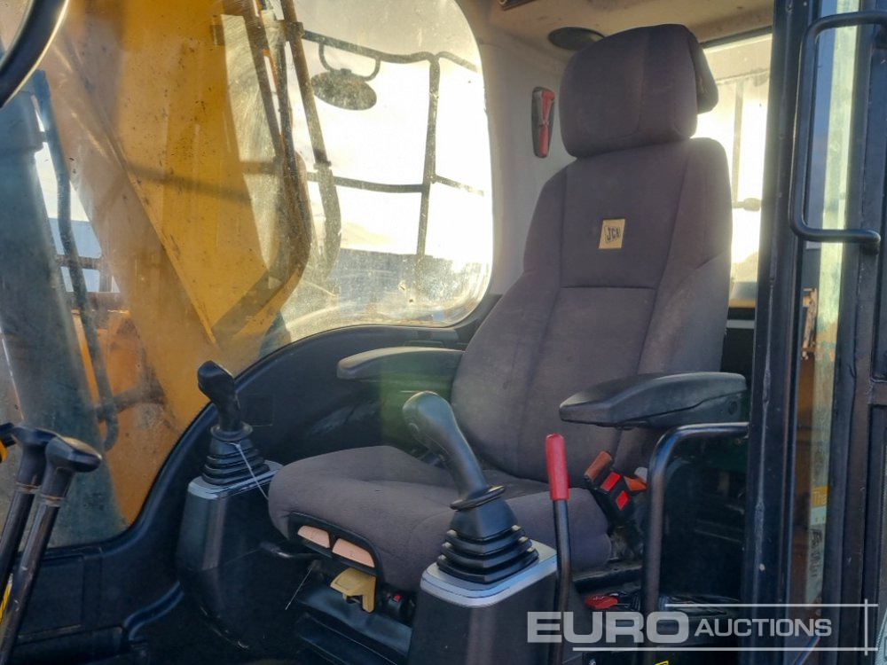 Crawler excavator 2017 JCB JS130LC: picture 47