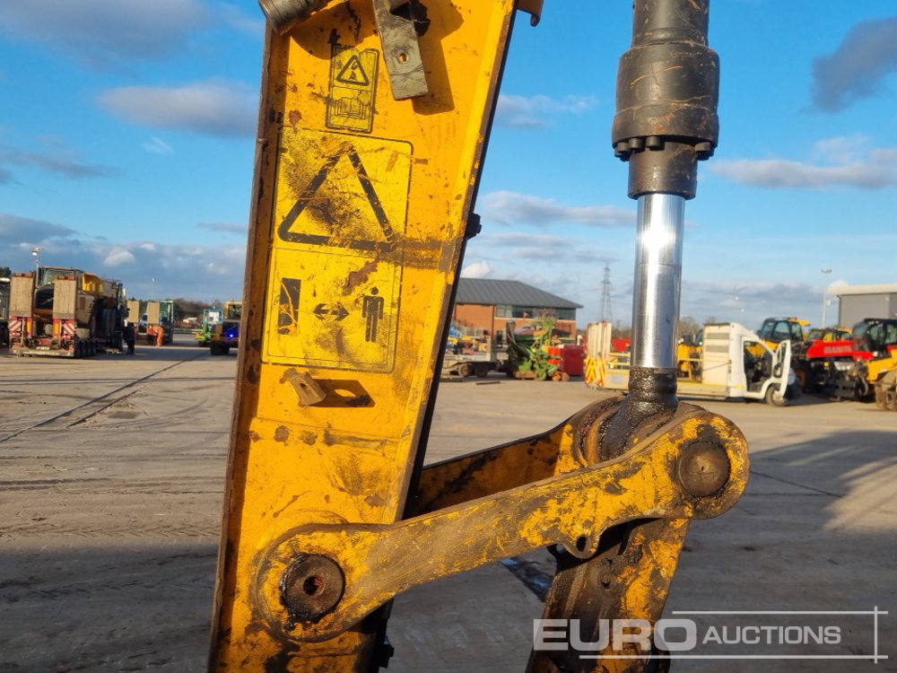 Crawler excavator 2017 JCB JS130LC: picture 20