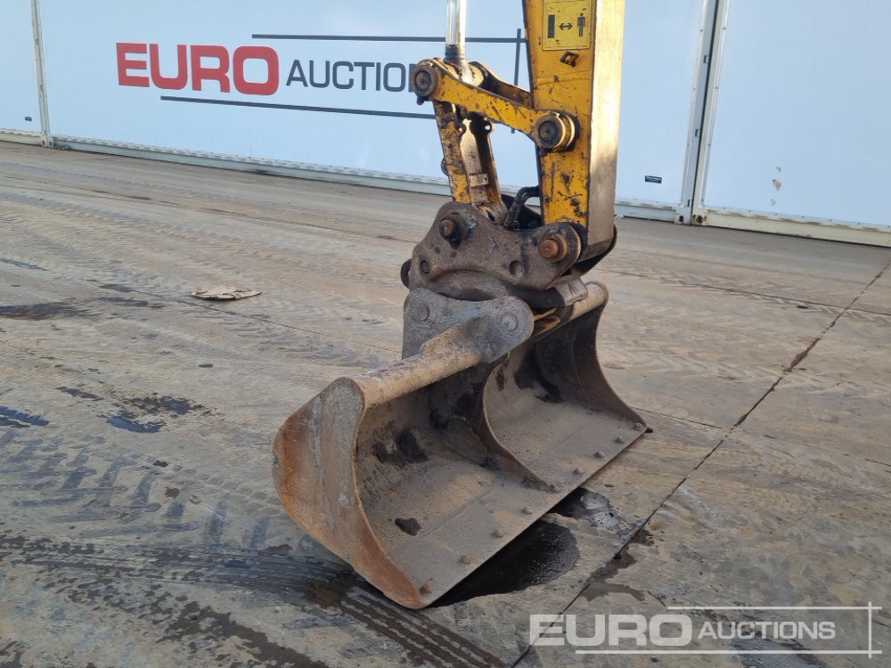 Crawler excavator 2017 JCB JS130LC: picture 24