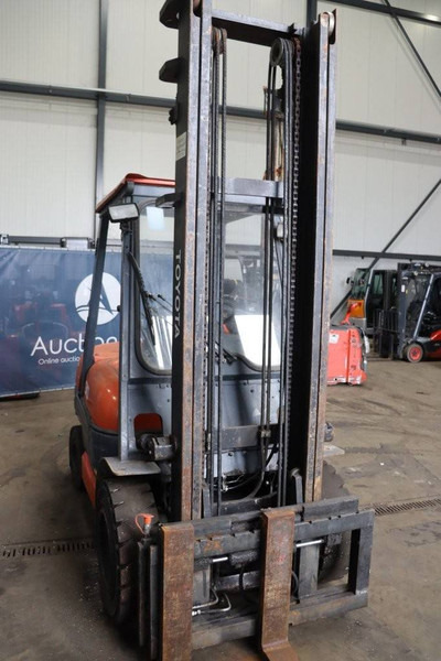 Diesel forklift Toyota 046FDF 30: picture 6